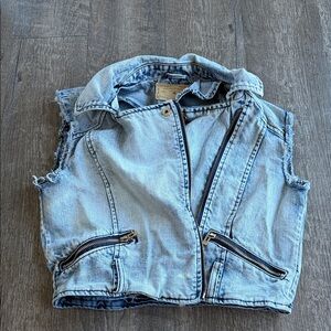 Vintage Light Wash Sleeveless Denim Moto Vest